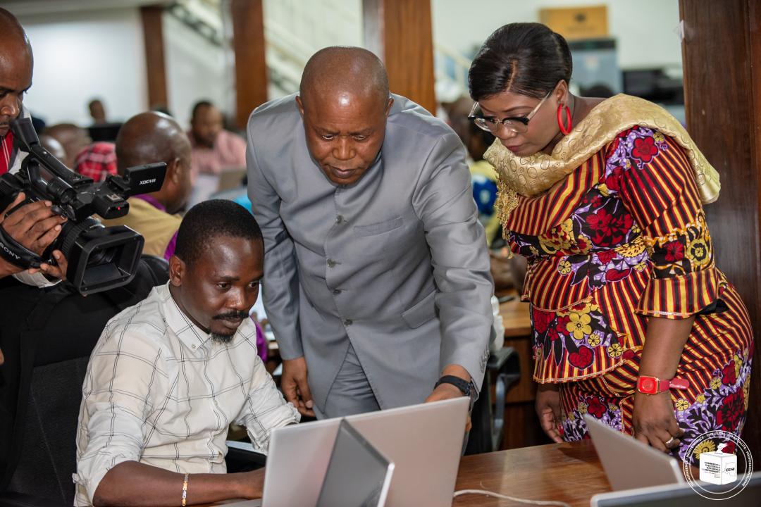 Denis Kadima visite le Centre National de Traitement (CNT)