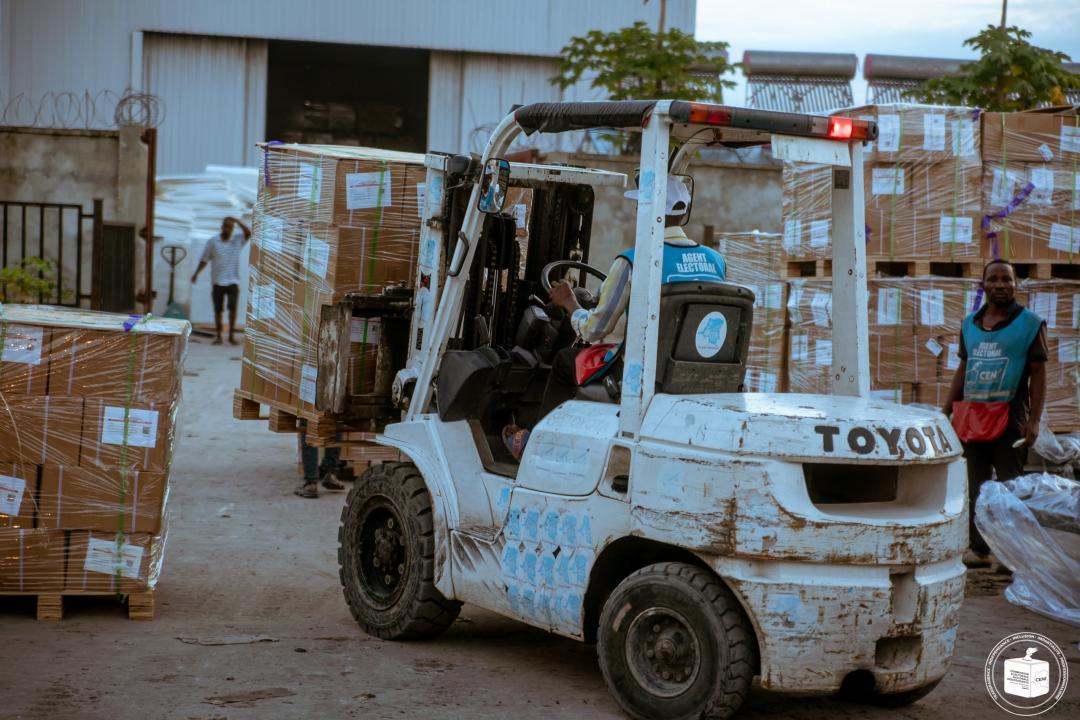 Dernier lot du matériel électoral commandé en Chine d'un tonnage de 92 884 kg composé des documents sensibles des bureaux de vote