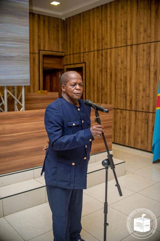 Jérôme BONSO de la société civile a suggéré que l'audit externe soit confié à un organisme spécialisé local.