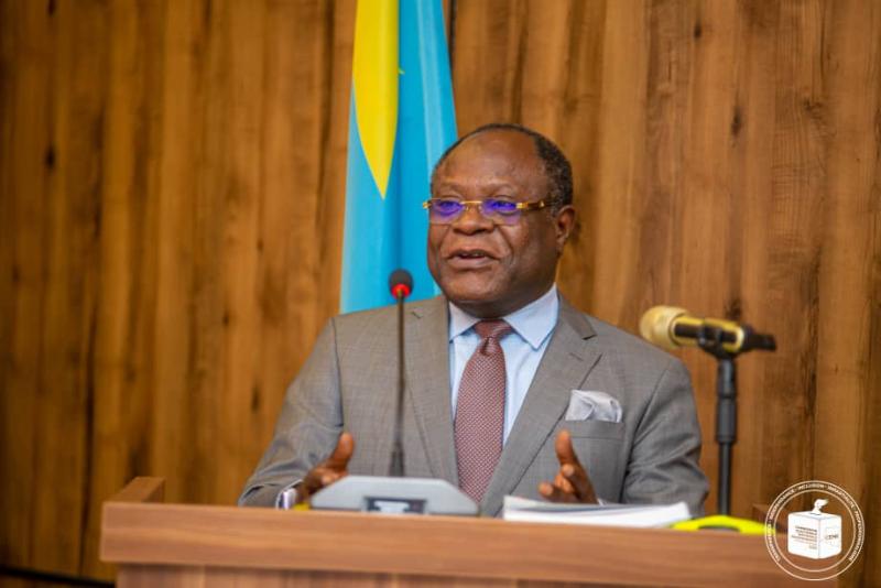 Le 2e Vice-président, Didi MANARA en train de répondre aux aux questions posées par les confessions religieuses.