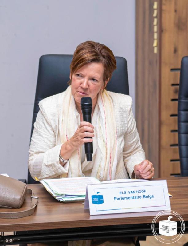 Mme Els VAN HOOF, présidente de la commission des affaires étrangères du parlement Belge.