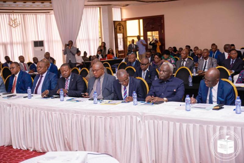 Les experts de la CENI et les hauts magistrats suivent avec une attention soutenue les explications sur le type des contentieux électoraux.